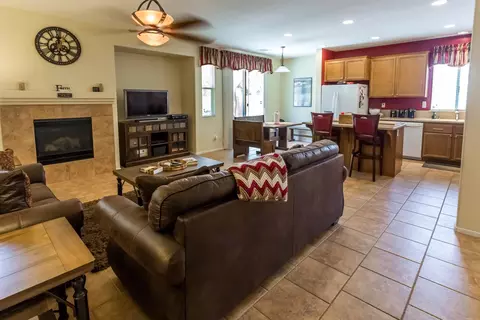 43819 Sondi Dr, Lancaster, CA 93536 photo 4