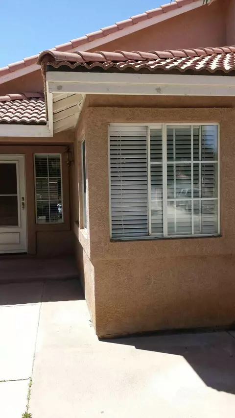 44125 Sunmist Ct, Lancaster, CA 93535 photo 3