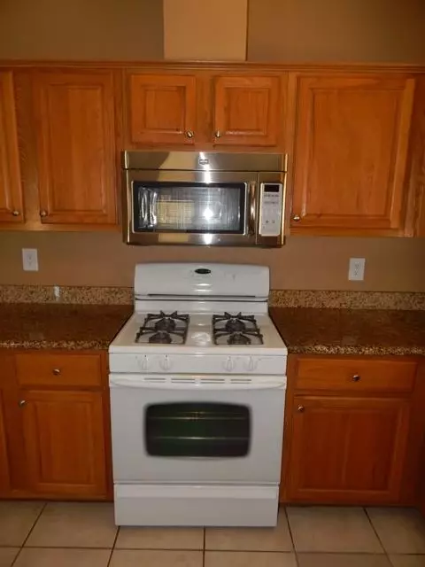 27401 Man O War Dr, Tehachapi, CA 93561 photo 7