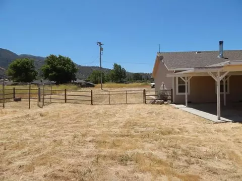27401 Man O War Dr, Tehachapi, CA 93561 photo 32