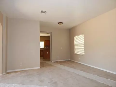 27401 Man O War Dr, Tehachapi, CA 93561 photo 5