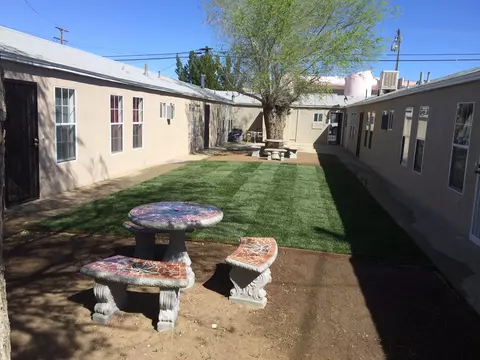38529 6th St E, Palmdale, CA 93550 photo 2