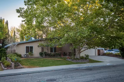 44056 Halcom Ave, Lancaster, CA 93536 photo 4