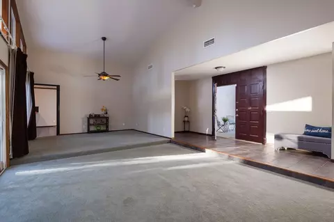 44056 Halcom Ave, Lancaster, CA 93536 photo 7