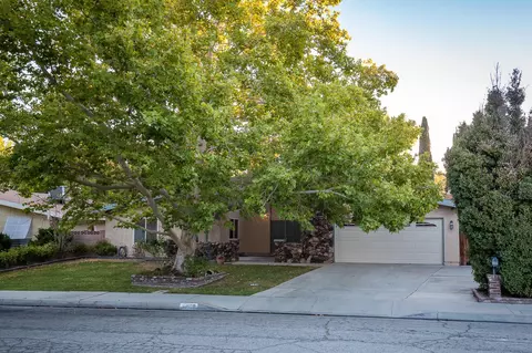 44056 Halcom Ave, Lancaster, CA 93536 photo 5