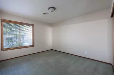 44056 Halcom Ave, Lancaster, CA 93536 photo 16