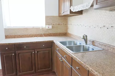 302 Ave J E, Lancaster, CA 93535 photo 12