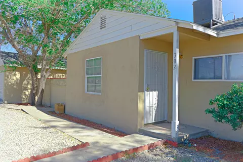 302 Ave J E, Lancaster, CA 93535 photo 1