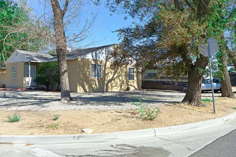 302 Ave J E, Lancaster, CA 93535 photo 3