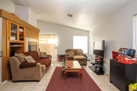 43247 Darby St, Lancaster, CA 93535 photo 6