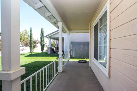 43247 Darby St, Lancaster, CA 93535 photo 3