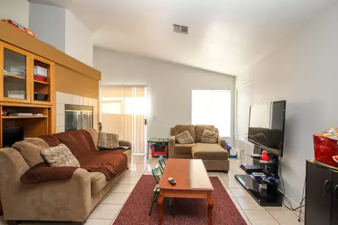 43247 Darby St, Lancaster, CA 93535 photo 7
