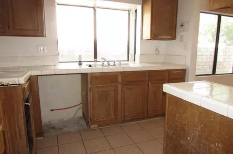 2625 Bottle Tree Dr, Palmdale, CA 93550 photo 8