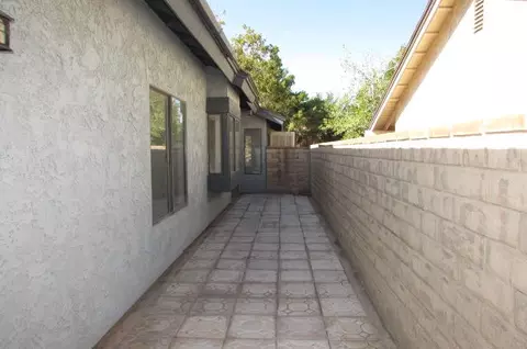2625 Bottle Tree Dr, Palmdale, CA 93550 photo 32