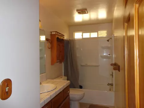 22110 Buena Vista St, Tehachapi, CA 93561 photo 8