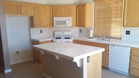 4134 Jade Ct, Lancaster, CA 93536 photo 15
