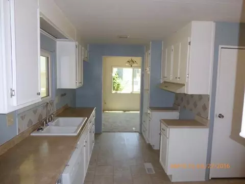 1195 Arabian Dr, Tehachapi, CA 93561 photo 4
