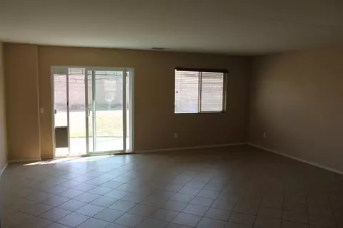 3046 Lingard St E, Lancaster, CA 93535 photo 4
