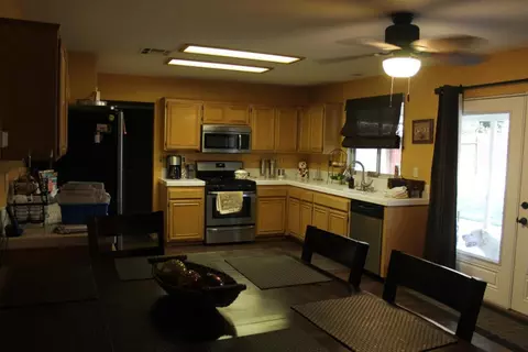 3312 Marbella Ln, Palmdale, CA 93550 photo 3