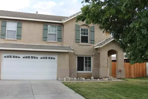 3312 Marbella Ln, Palmdale, CA 93550 photo 2