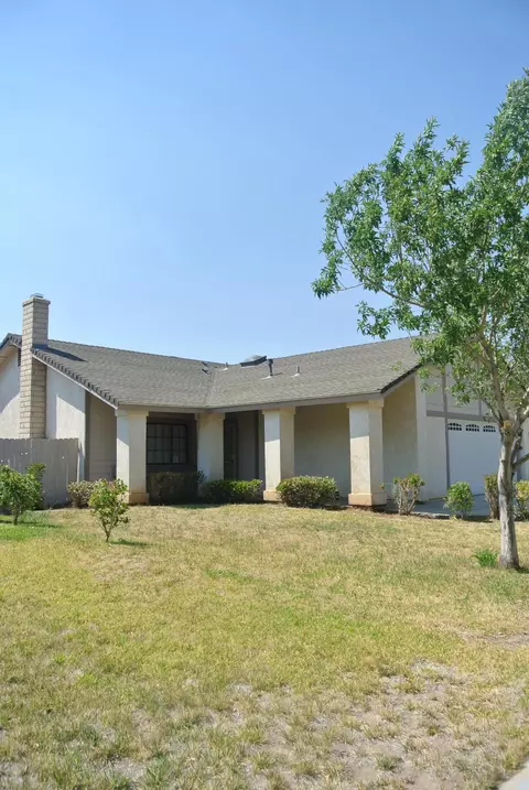 37751 Mentor Ct, Palmdale, CA 93550 photo 2