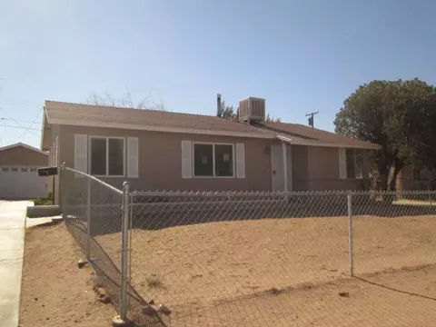 38451 31st St E, Palmdale, CA 93550 photo 1