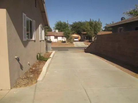 38451 31st St E, Palmdale, CA 93550 photo 4
