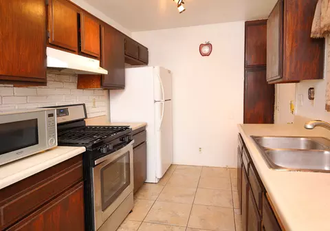 6802 Hemp Ct, Quartz Hill, CA 93536 photo 3