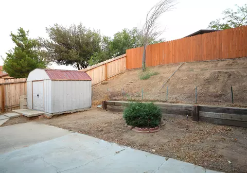 6802 Hemp Ct, Quartz Hill, CA 93536 photo 10