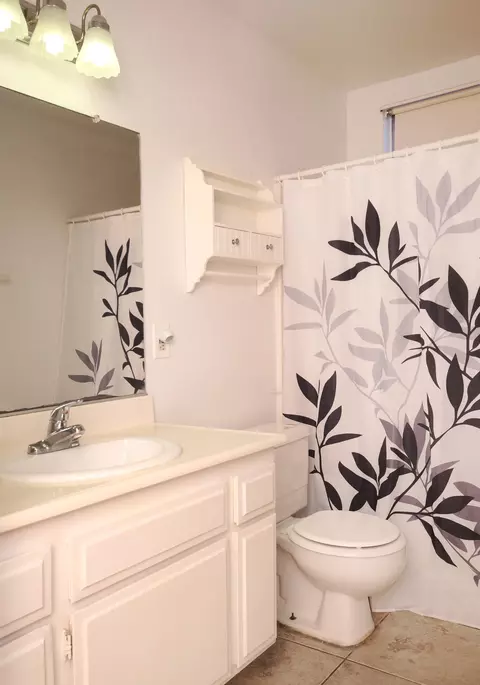 6802 Hemp Ct, Quartz Hill, CA 93536 photo 8