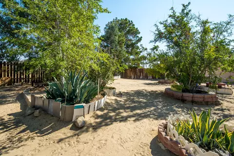 16560 Avenue J E, Lancaster, CA 93535 photo 25