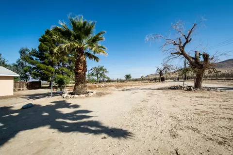 16560 Avenue J E, Lancaster, CA 93535 photo 34