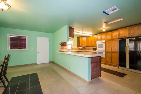 16560 Avenue J E, Lancaster, CA 93535 photo 9