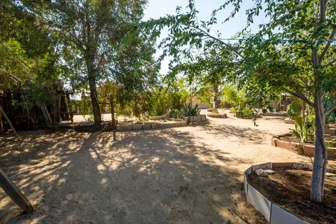 16560 Avenue J E, Lancaster, CA 93535 photo 26