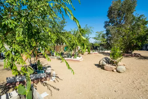 16560 Avenue J E, Lancaster, CA 93535 photo 23