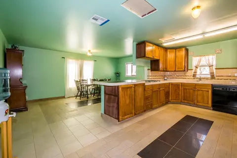16560 Avenue J E, Lancaster, CA 93535 photo 7