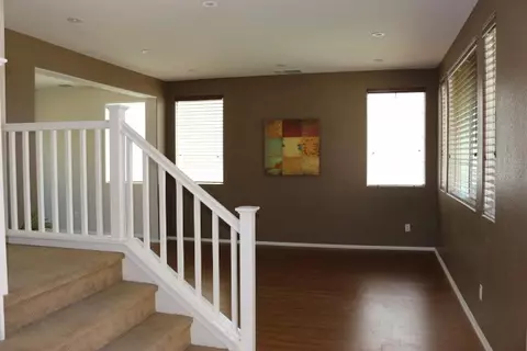 4545 Jade Ct, Lancaster, CA 93536 photo 2