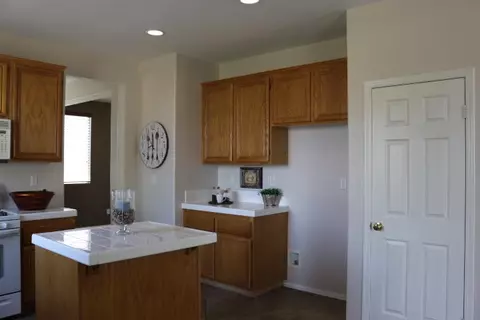 4545 Jade Ct, Lancaster, CA 93536 photo 14