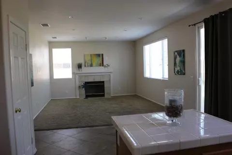 4545 Jade Ct, Lancaster, CA 93536 photo 9