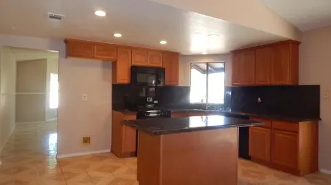 3610 Avocado Ln, Palmdale, CA 93550 photo 9