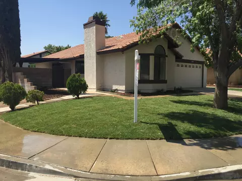 3610 Avocado Ln, Palmdale, CA 93550 photo 2