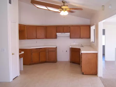43321 8th St E, Lancaster, CA 93535 photo 3