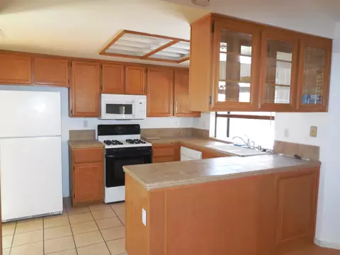 447 Alamosa Ave, Palmdale, CA 93551 photo 4