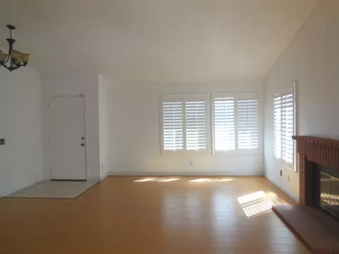 447 Alamosa Ave, Palmdale, CA 93551 photo 2
