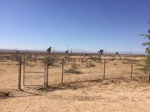 15070 Avenue G E, Lancaster, CA 93535 photo 3