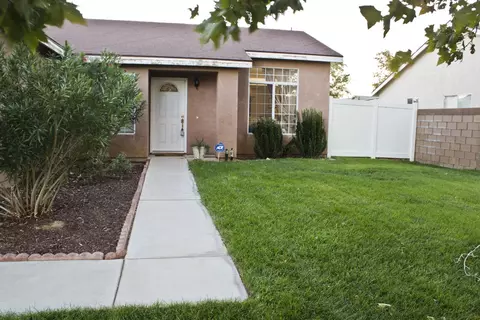 43830 Serenity Ct, Lancaster, CA 93535 photo 4