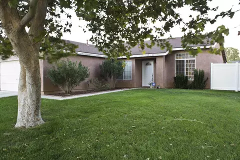 43830 Serenity Ct, Lancaster, CA 93535 photo 3