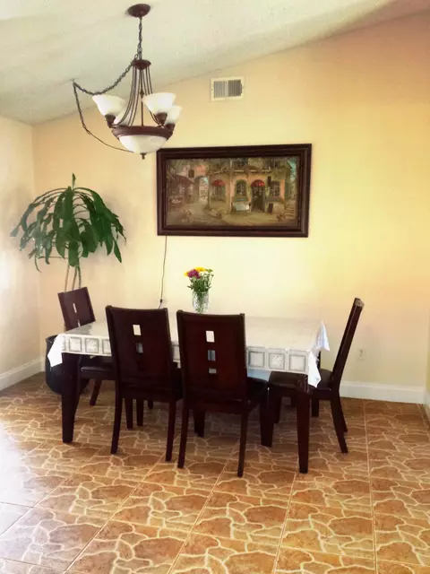 717 Avenue H13 E, Lancaster, CA 93535 photo 4