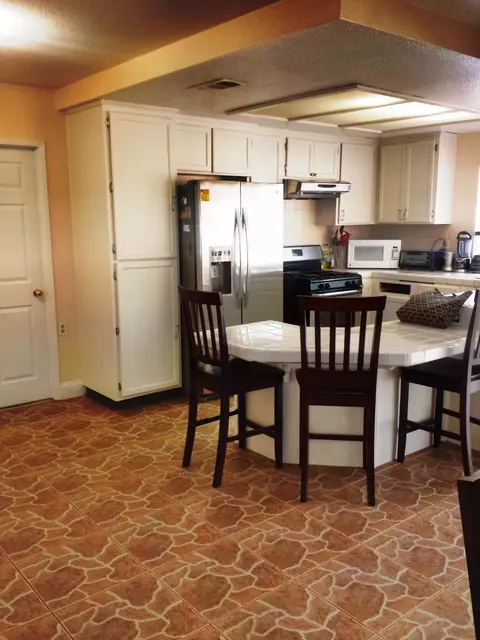 717 Avenue H13 E, Lancaster, CA 93535 photo 3