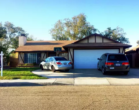 717 Avenue H13 E, Lancaster, CA 93535 photo 1